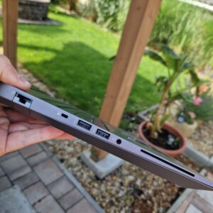 Dell Precision 5560 - Image 8